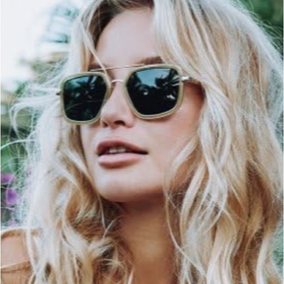 NWT - cute sunglasses! - Picture 3 of 5